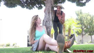 Sable Jones manasa ny Zaridaina manerana ny Karakarao tsara ny Kirihitra