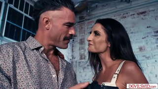 Dude fucking punda wake wifes busty brunette rafiki bora