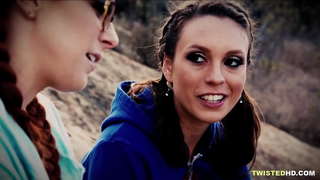 ���ුවල සඳහා ගෙවන slut ලබා ගැනීමට ඇගේ අමන විශාල ඩී. පී.