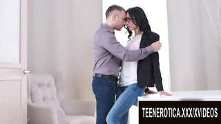 Indomável Desexo Con Adolescente Beleza Nika