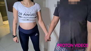 ���ારા મિત્ર, નિર્માતા Brazukas હું તેને લાવ્યા મહિલા, એલિસિયા વેલર, આ કરવા માટે કોચથી પર કોન્ડોમ વગર