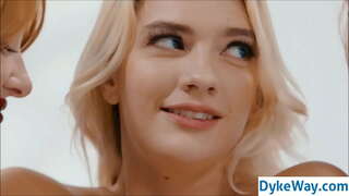 лесбийские поцелуи жана секс