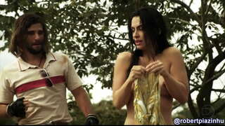 Cléo Pires pelada en toy Brasileiras