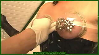 Utong sa pagguhit ng mga pin at i-play na may umihi butas