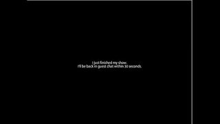 Sexy Rødhåret Spiller med et Glass Dildo På Cam