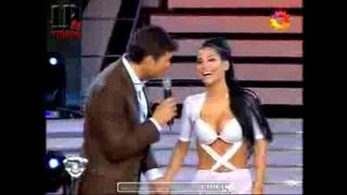 Сильвина Эскудеро в белых спандексах