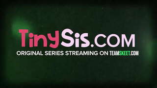 18 taona Ariana Grand eto ho an'ny zavatra iray sy zavatra iray ihany, mba hahazoana FUCKED! Izany sexy boriky hatsaran-tarehy tia ny mijery ny tavanao amin'ny akoho lalina ny tenda sy ny moans amin'ny fahafinaretana rehefa ho pl