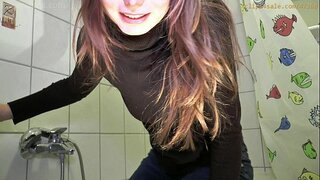 Фармерки погледнете бикини panty мокрење