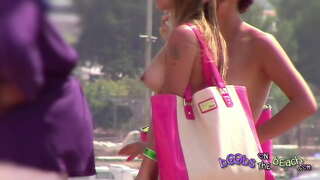 Гэй, дзетка, давай прагуляемся па пляжы тайпси і топлес разам