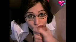 Mielas jauniklį akiniai gauna tai geras