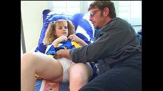 Cheerleader&amp;#039;ዎች ውስጥ ቅድሚያ ይገናኛሉ 1