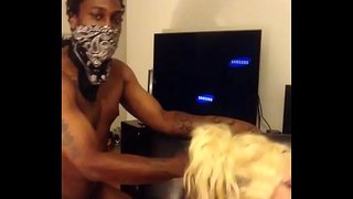 ���ጭ ቅድሚያ የታዘዘ slut ለ ቪኦኤ