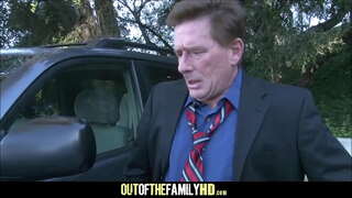 Tanora Blonde Fianakaviana Fucked Amin'ny Stepdad &amp;amp; Zazalahy