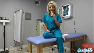 CamSoda - MILF Nurse420 Gioca con se stessa durante la sua pausa