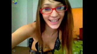 Geeky Luctus Teases in Cam, et fit freaky