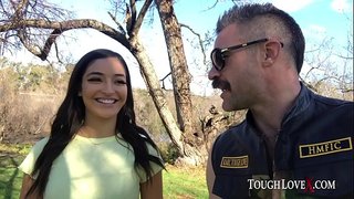 ���ෙය හුරුබුහුටි brunette කෙල්ලේ එක්ක නිදාගත්තා විසින් විශාල කුකුළා කිහිපවතාවක්