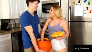 Dzimumattiecības starp brāļiem un māsām! Māsa ir prieks, dodot varde jūsu Id!