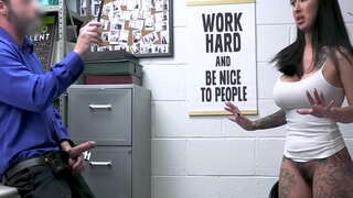 Shoplyfter infurzati sib lane għall-irdigħ vit