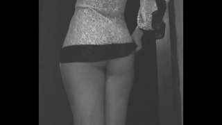 Femme mariée montrer dans b. poupée, son mari cocu