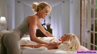 MILF सुन्दरी मदत गर्छ उनको ग्राहक वीणा नियमहरू बिल्ली पुग्न संभोग