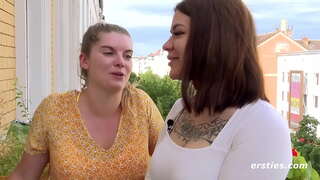 Vakabon Amatè lèsbyèn fè li nan tout kay la 